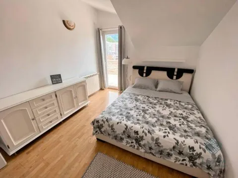 Izdavanje, dvosoban stan, 100m², Babin Do, Budva - image 7