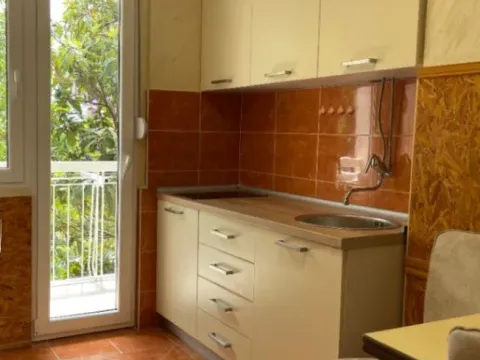 Izdavanje, stan, 39m², Podkošljun, Budva - image 2