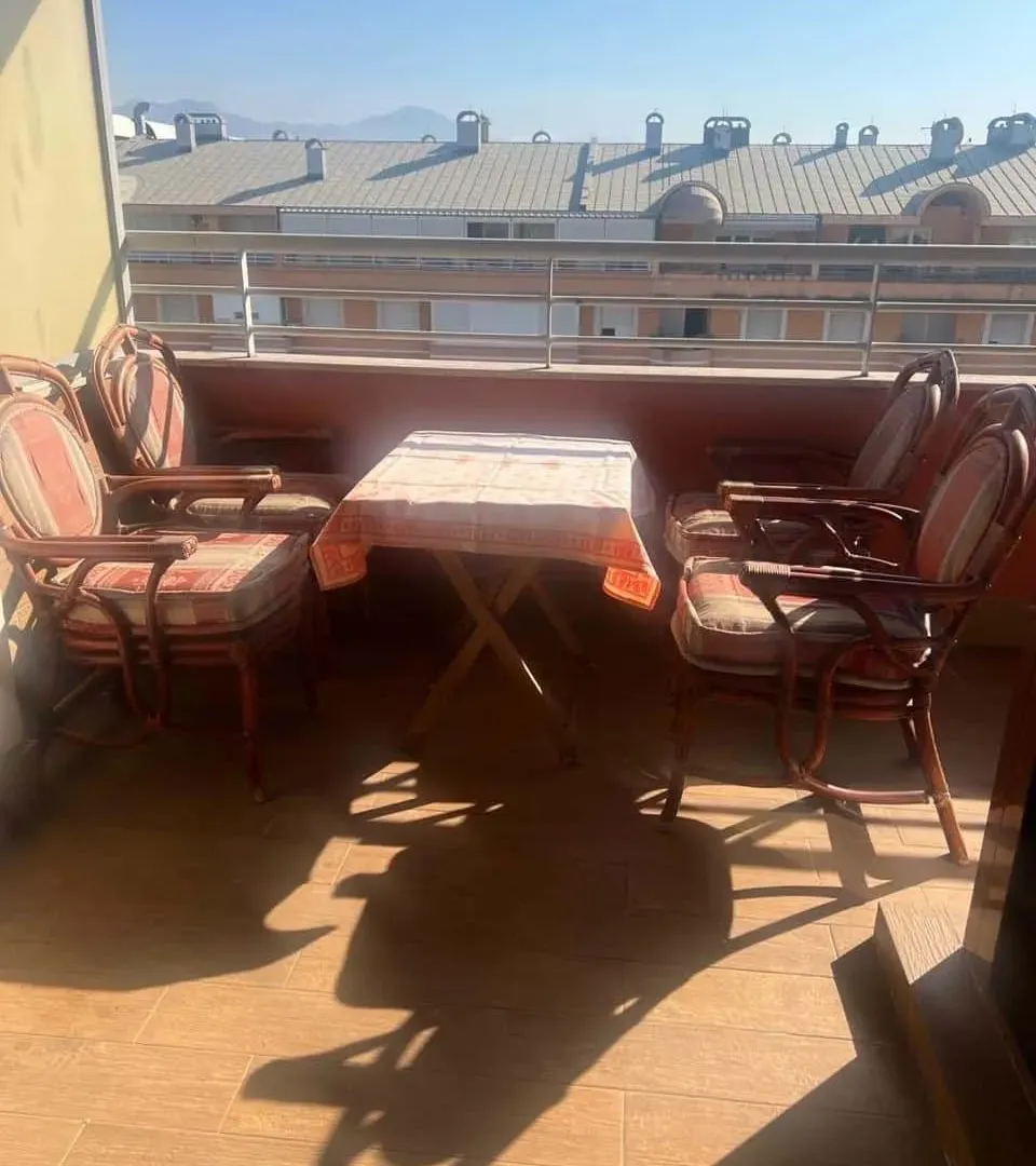 Izdavanje, trosoban stan, 130m², Preko Morače, Podgorica