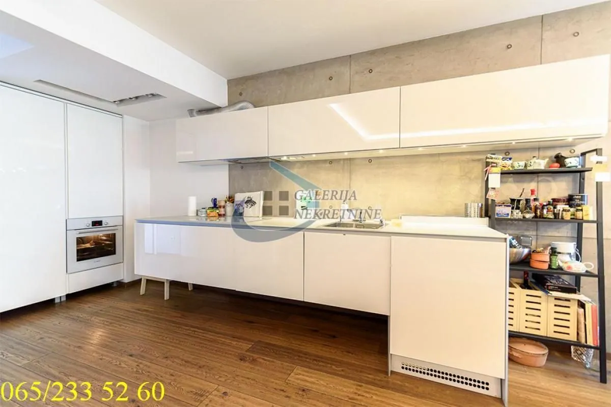 Sale, four bedroom apartment, 115m², Kalenić Pijaca, Vračar Sve Podlokacije