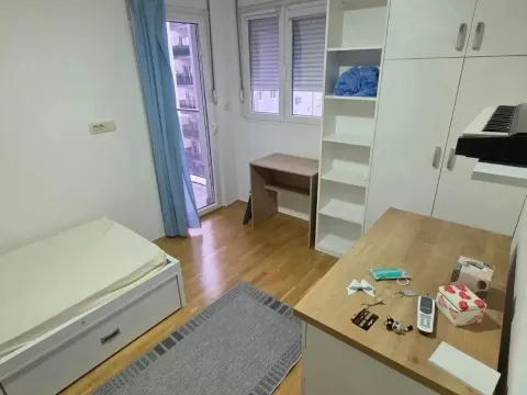 Rent, one bedroom apartment, 72m², Blok 9, Podgorica - image 10