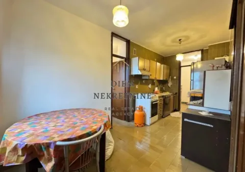 Prodaja, trosoban stan, 96m², Blok 6, Podgorica - image 4