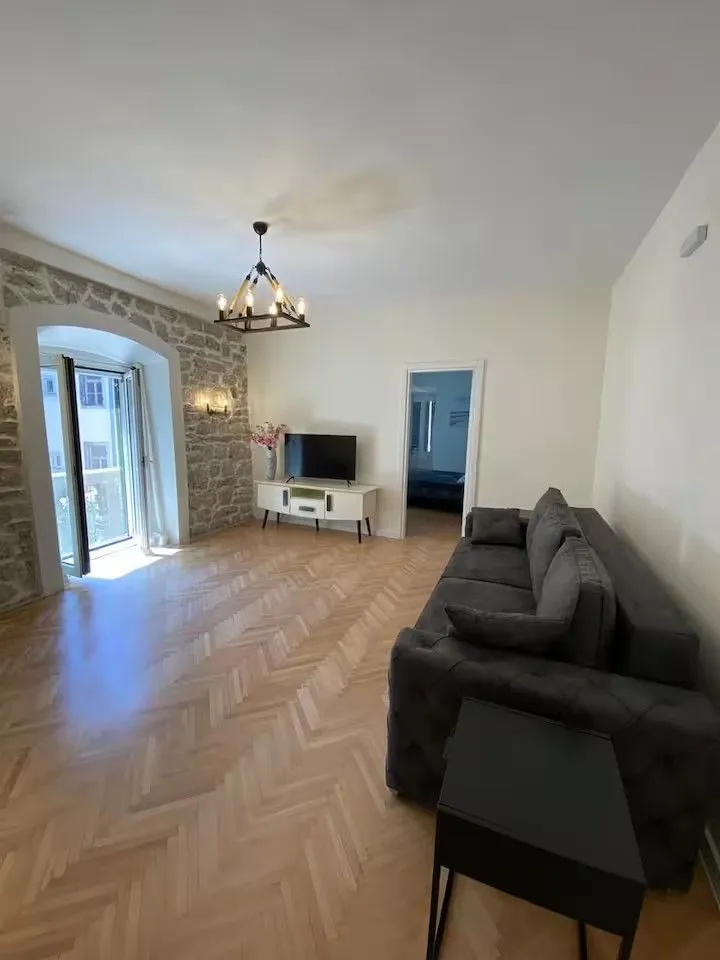Prodaja, dvosoban stan, 51m², Stari Grad Kotor, Kotor