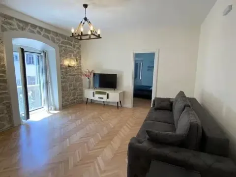 Sale, two bedroom apartment, 51m², Stari Grad Kotor, Kotor - image 6