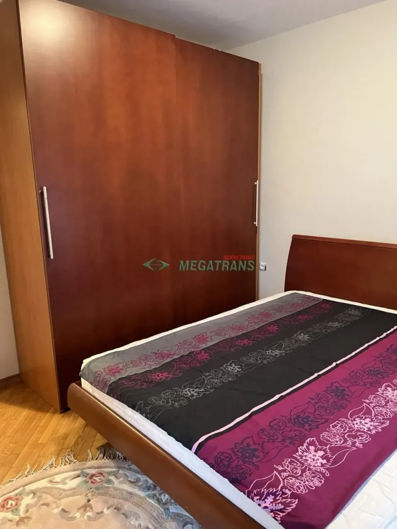 Izdavanje, trosoban stan, 78m², Bulevar Oslobodjenja, Novi Sad Sve Podlokacije