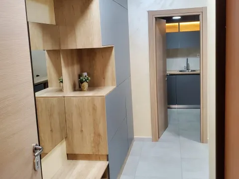 Sale, two bedroom apartment, 55m², Budva, Crna Gora - image 12