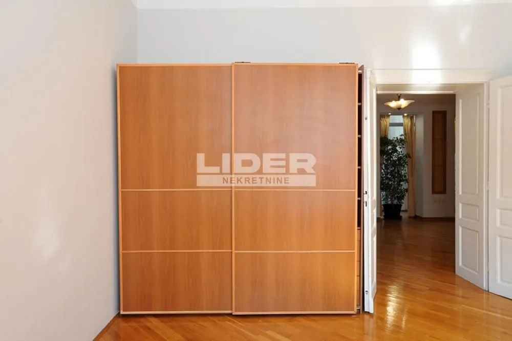 Rent, office space, 160m², Stari Grad, Beograd