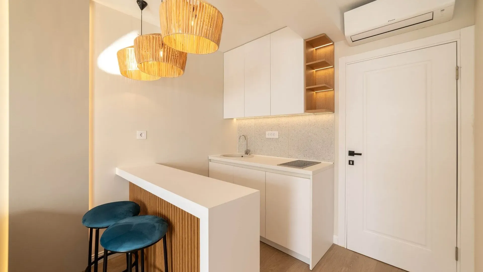 Sale, hospitality venue, 358m², Pržno, Budva
