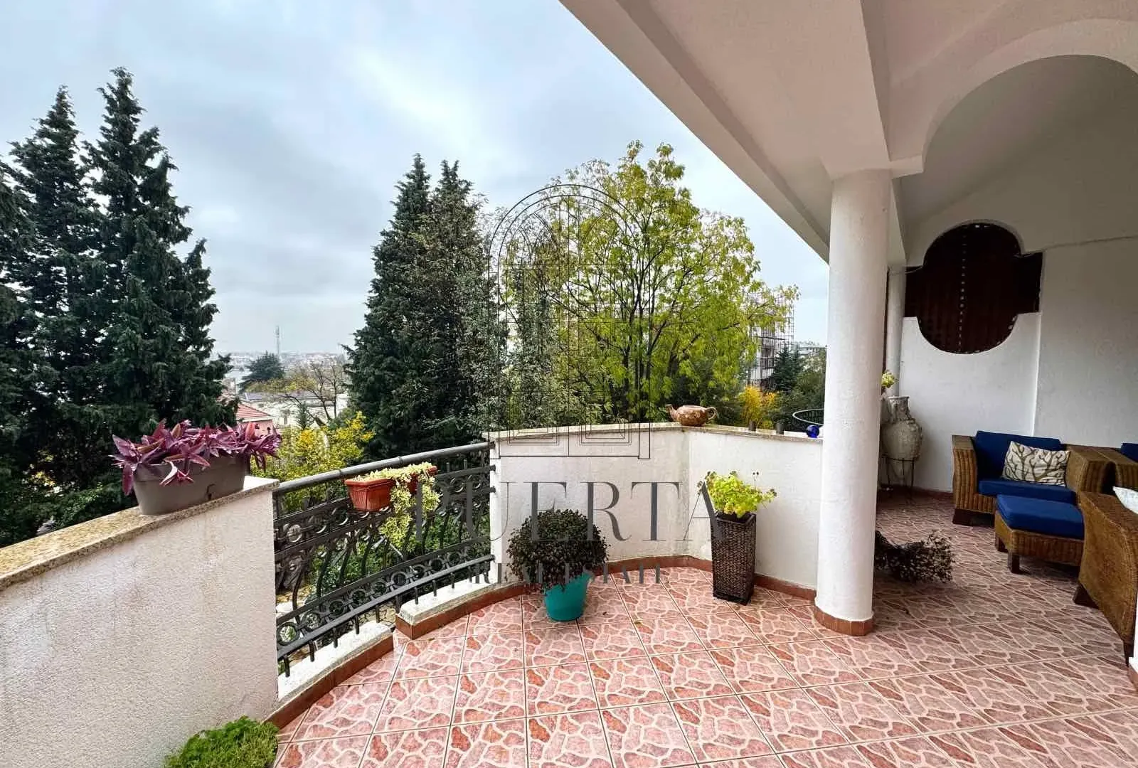 Rent, house, 300m², Gorica C, Podgorica