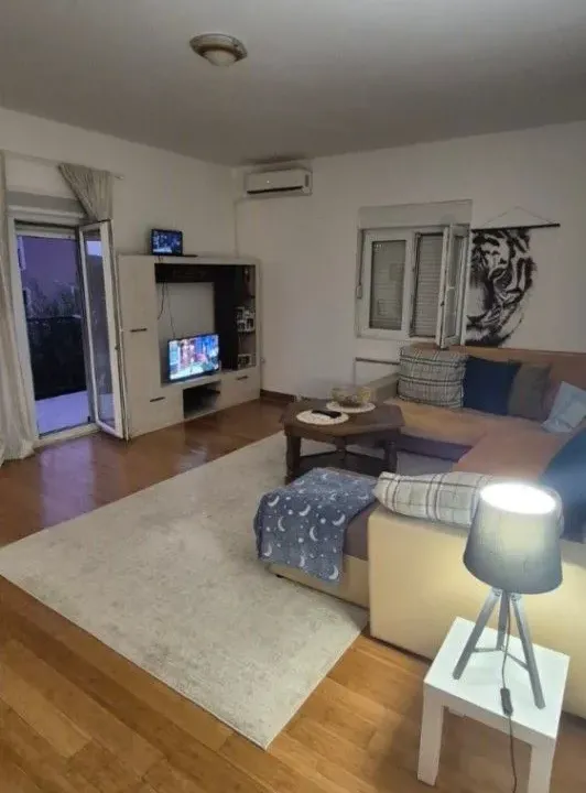 Rent, three bedroom apartment, 100m², Tivat, Crna Gora