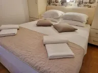 Rent, one bedroom apartment, 50m², Petrovac, Budva - image 25