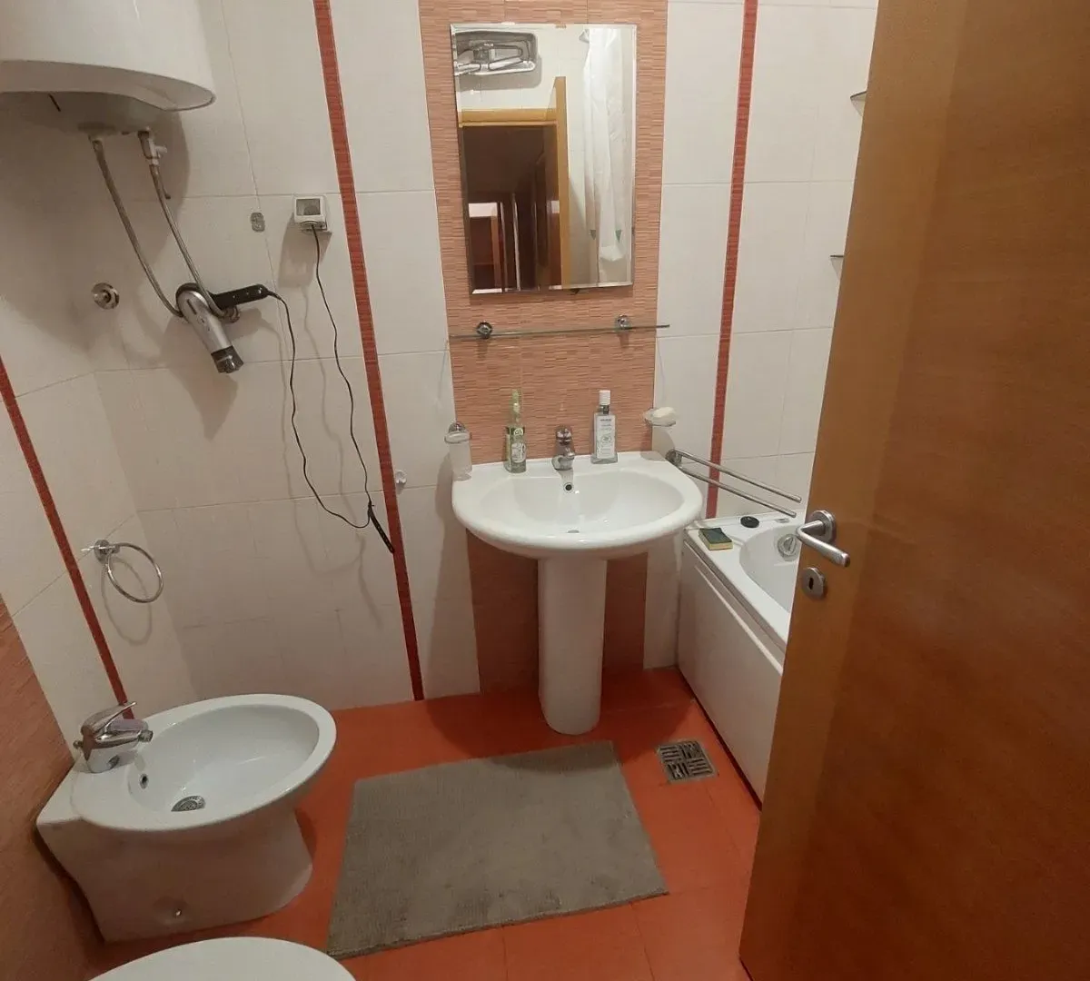 Izdavanje, trosoban stan, 105m², Preko Morače, Podgorica