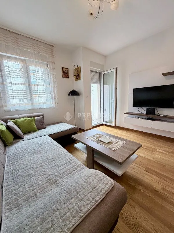 Rent, one bedroom apartment, 44m², City Kej, Podgorica