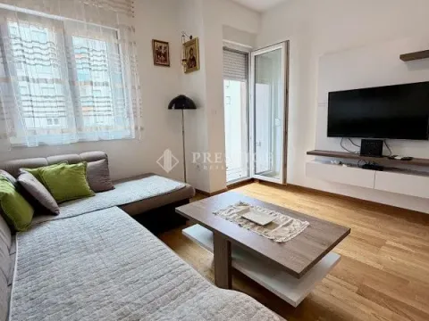 Rent, one bedroom apartment, 44m², City Kej, Podgorica - image 3