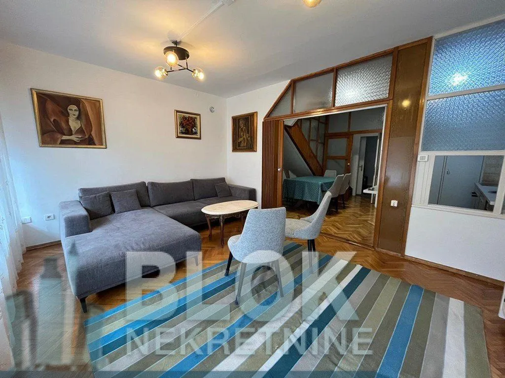 Izdavanje, trosoban stan, 100m², Gorica C, Podgorica