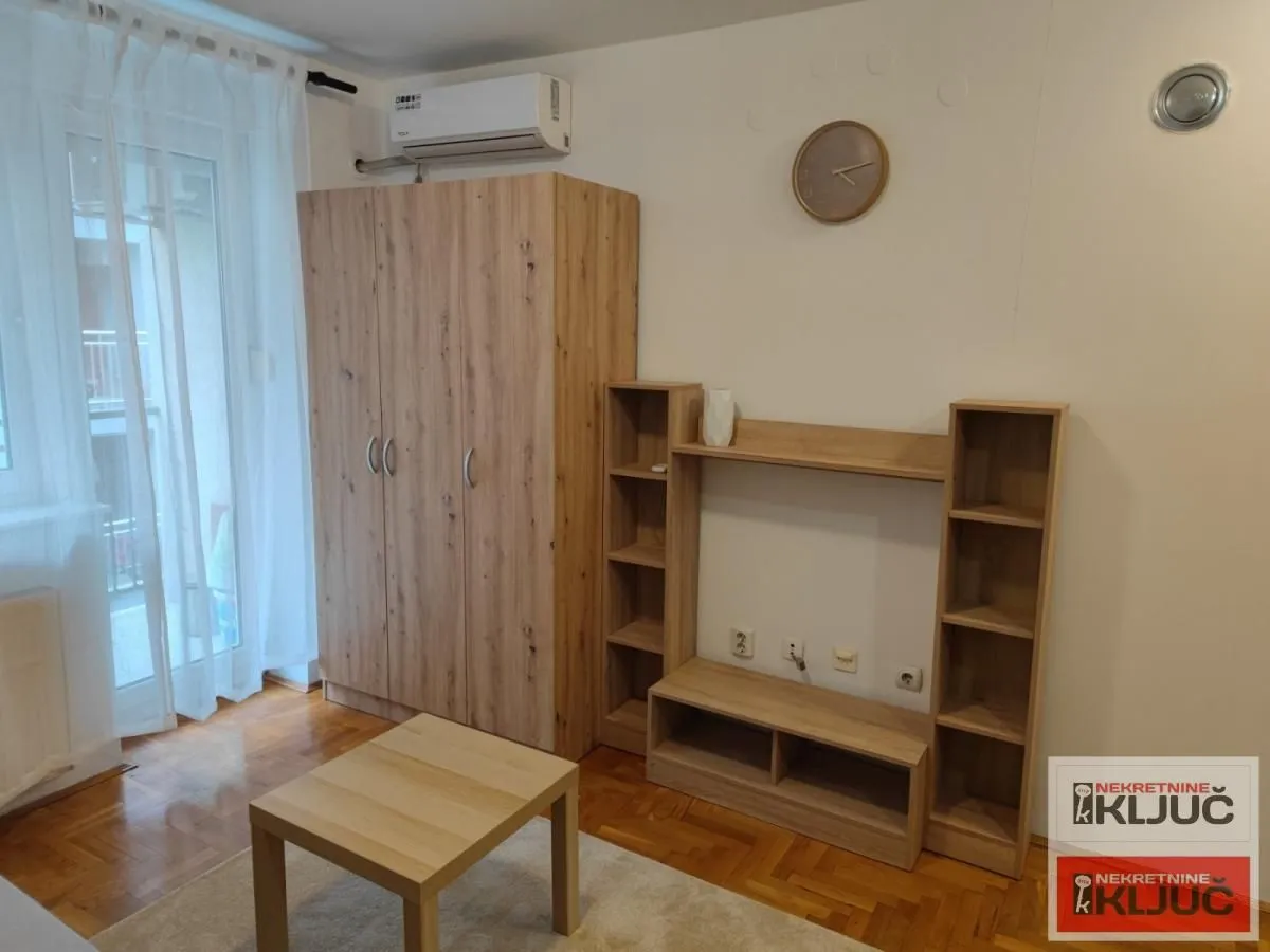 Izdavanje, garsonjera, 29m², Spens, Novi Sad Sve Podlokacije