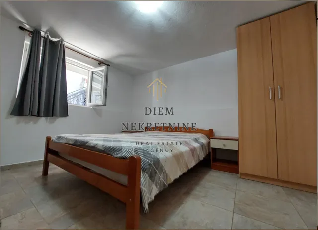 Izdavanje, dvosoban stan, 80m², Mrčevac, Tivat