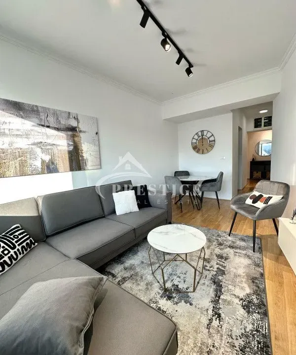 Izdavanje, jednosoban stan, 53m², Centar, Podgorica