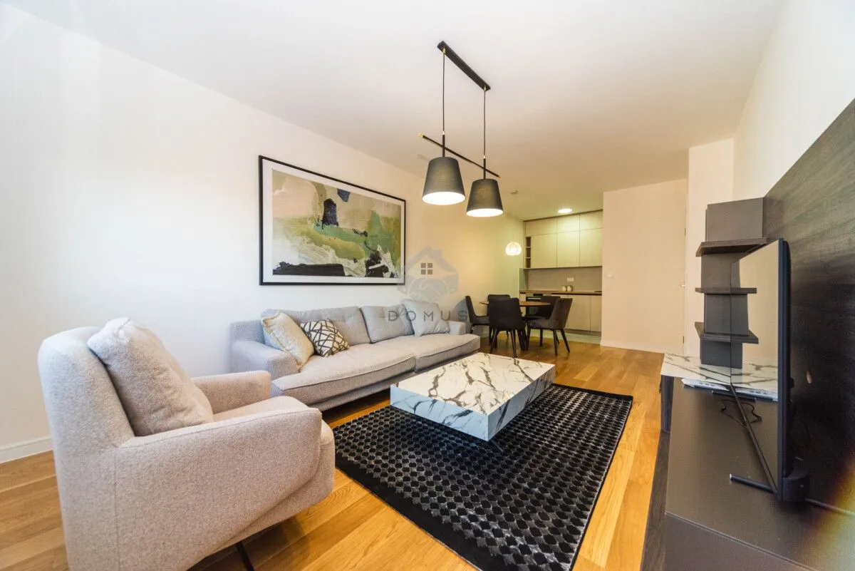 Izdavanje, jednosoban stan, 49m², Central Point, Podgorica