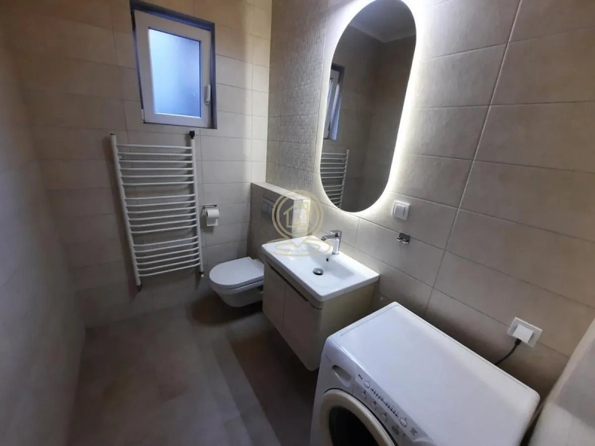 Izdavanje, stan, 172m², Vračar Sve Podlokacije, Beograd