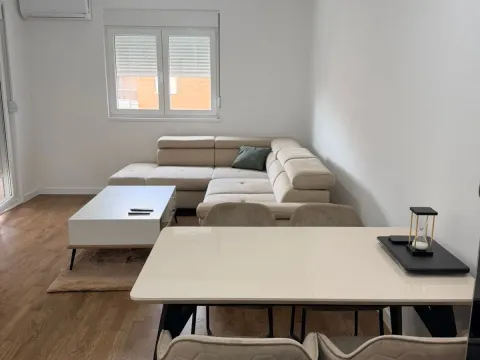 Rent, one bedroom apartment, 45m², Stari Aerodrom, Podgorica - image 2