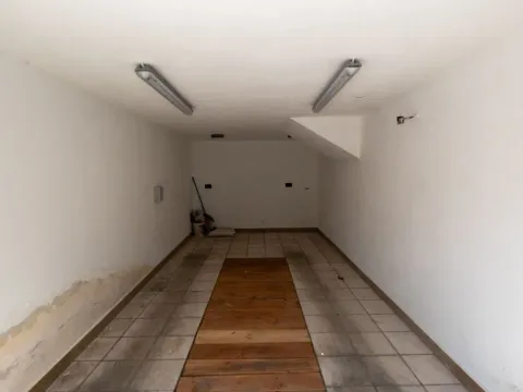 Izdavanje, kuća, 280m², Stari Aerodrom, Podgorica - image 18