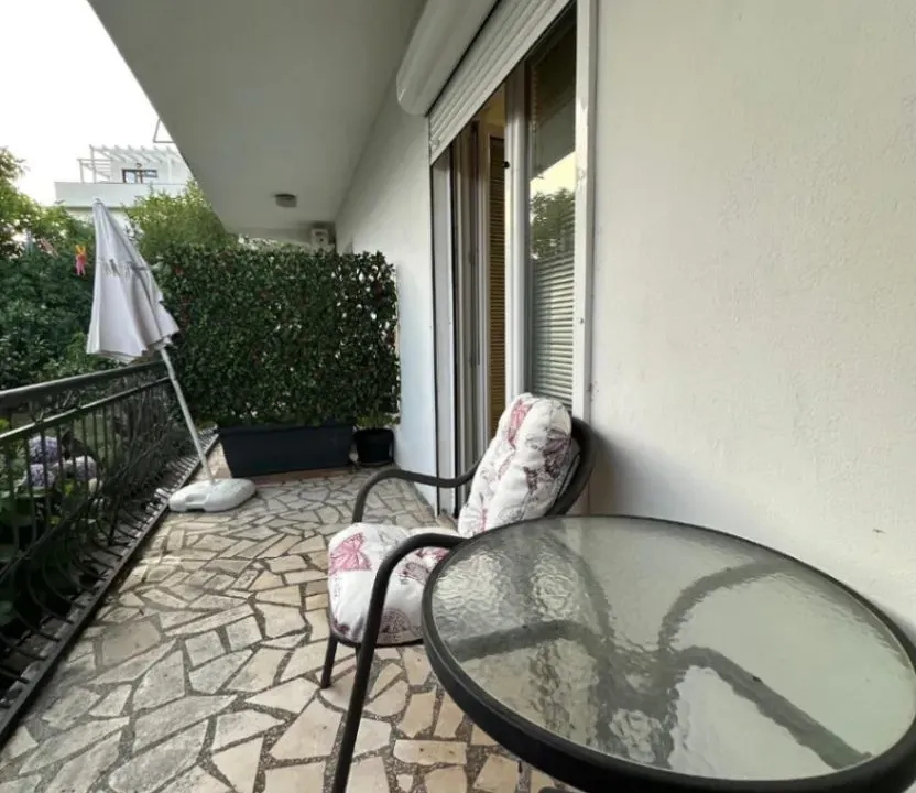 Izdavanje, jednosoban stan, 45m², Tivat, Crna Gora