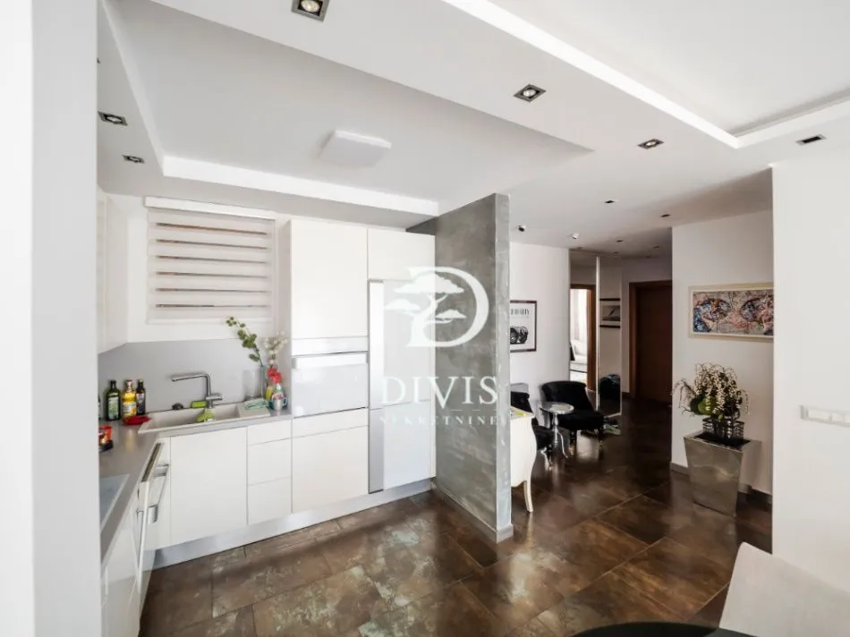 Prodaja, trosoban stan, 76m², Vračar Hram, Vračar Sve Podlokacije