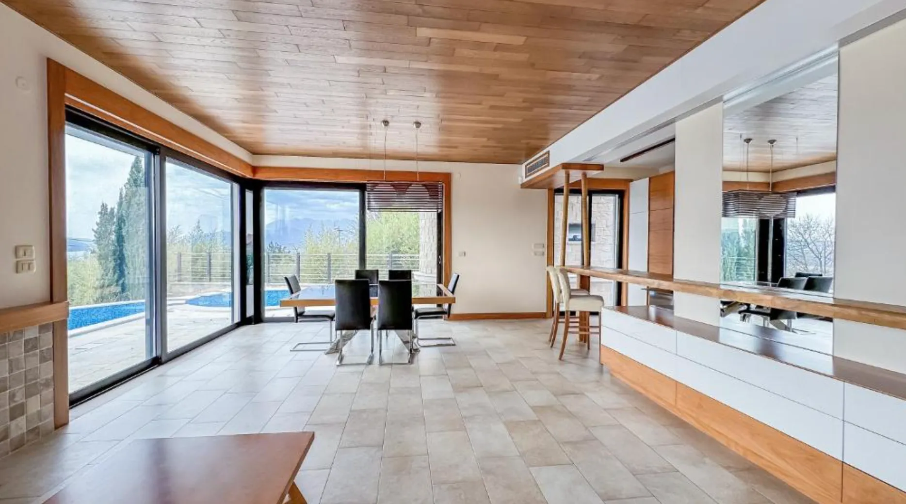 Rent, house, 300m², Dub, Kotor