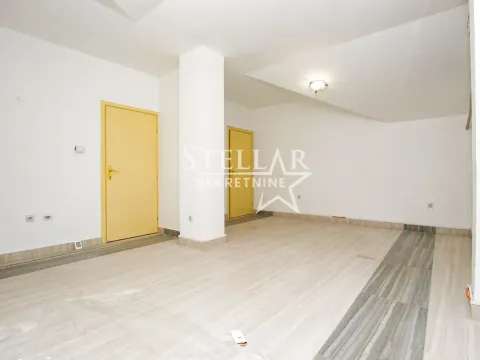 Rent, office space, 120m², Stari Aerodrom, Podgorica - image 2