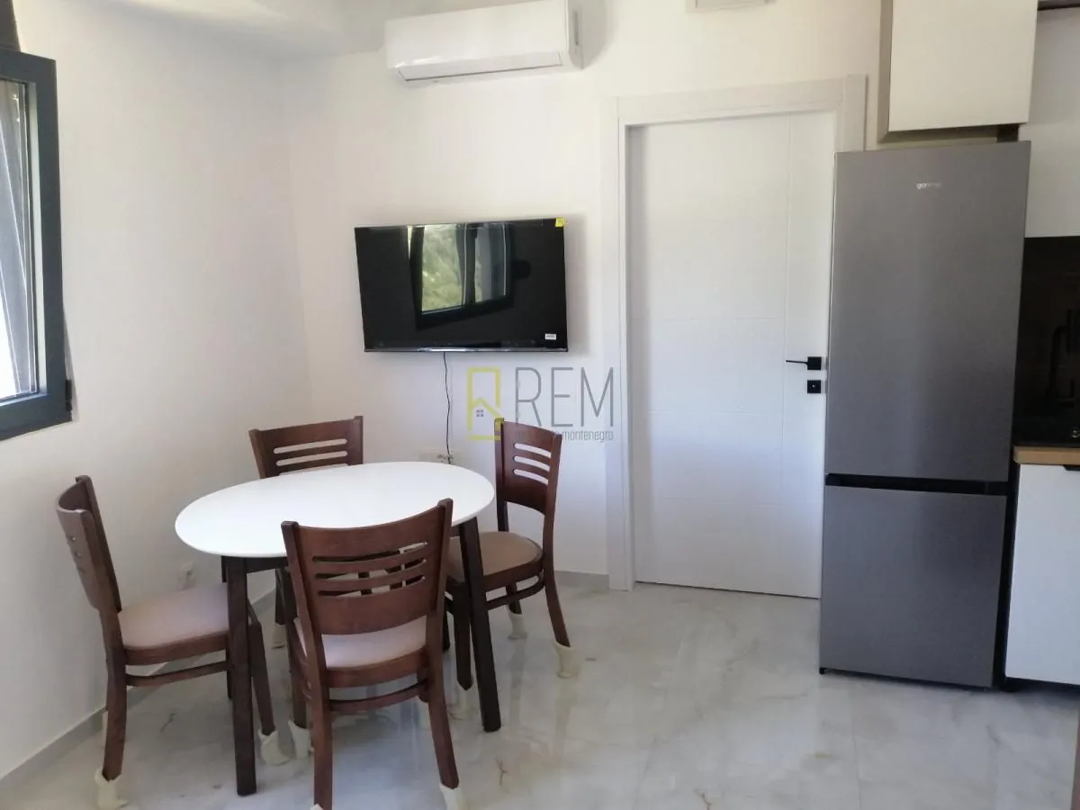 Izdavanje, jednosoban stan, 33m², Bar, Crna Gora