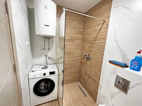 Izdavanje, jednosoban stan, 45m², Pobrežje, Podgorica - image 4