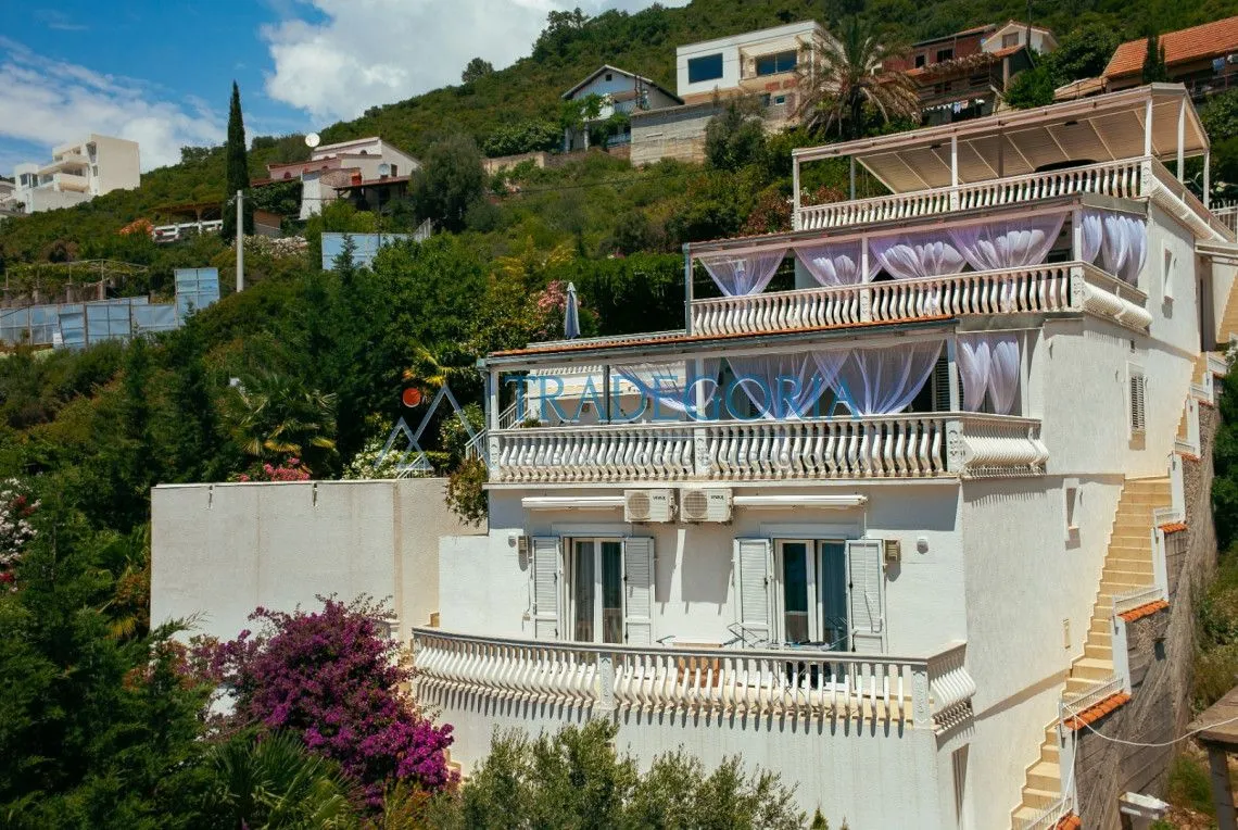 Prodaja, kuća, 265m², Dobra Voda, Bar