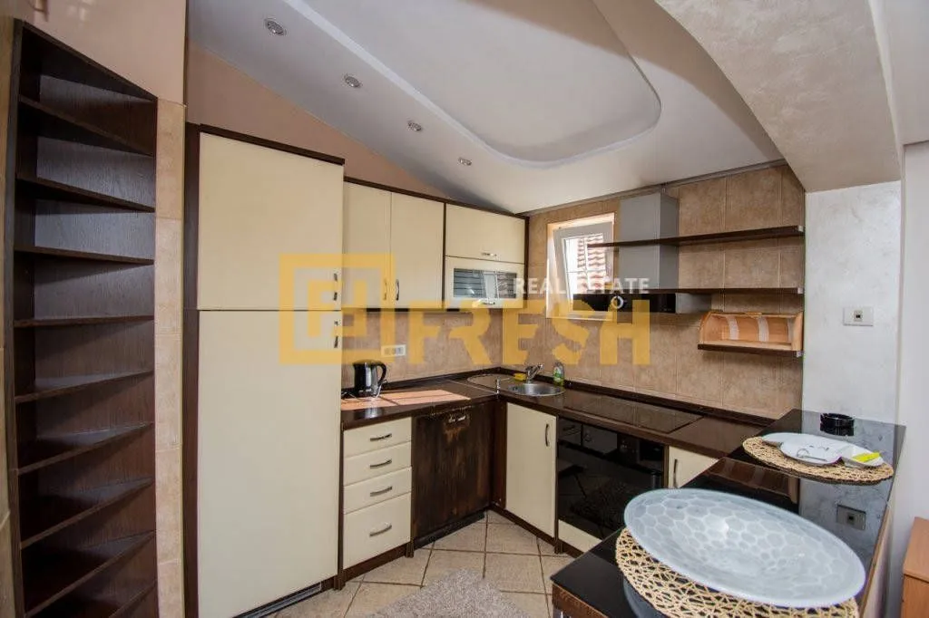 Rent, house, 320m², Gornja Gorica, Podgorica