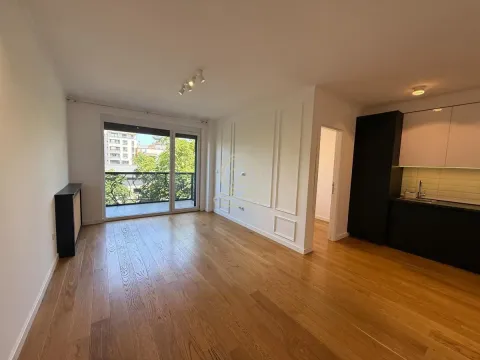 Rent, three bedroom apartment, 57m², Vračar Sve Podlokacije, Beograd - image 2