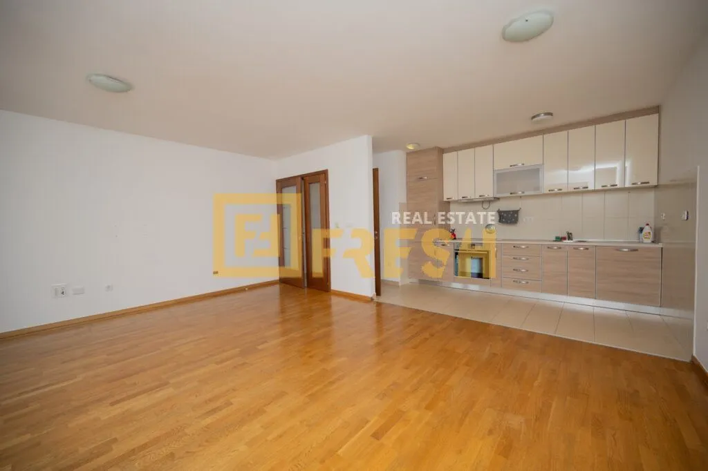 Izdavanje, dvosoban stan, 85m², Tološi, Podgorica