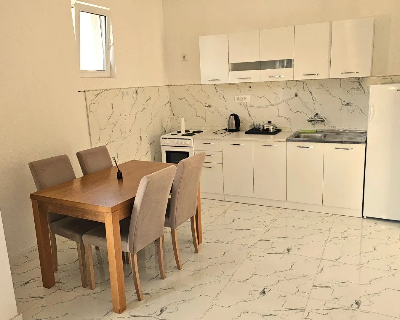 Izdavanje, jednosoban stan, 58m², Topolica, Bar
