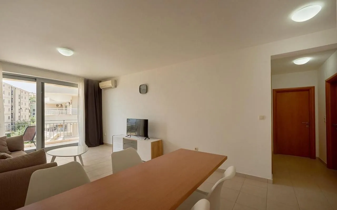 Sale, one bedroom apartment, 68m², Petrovac, Budva