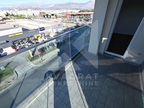 Izdavanje, dvosoban stan, 70m², Zabjelo, Podgorica - image 14