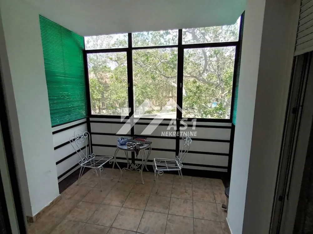 Izdavanje, dvosoban stan, 54m², Grbavica, Novi Sad Sve Podlokacije