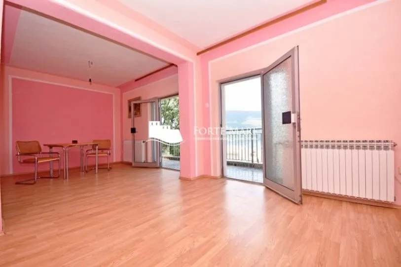 Prodaja, dvosoban stan, 79m², Đenovići, Herceg Novi