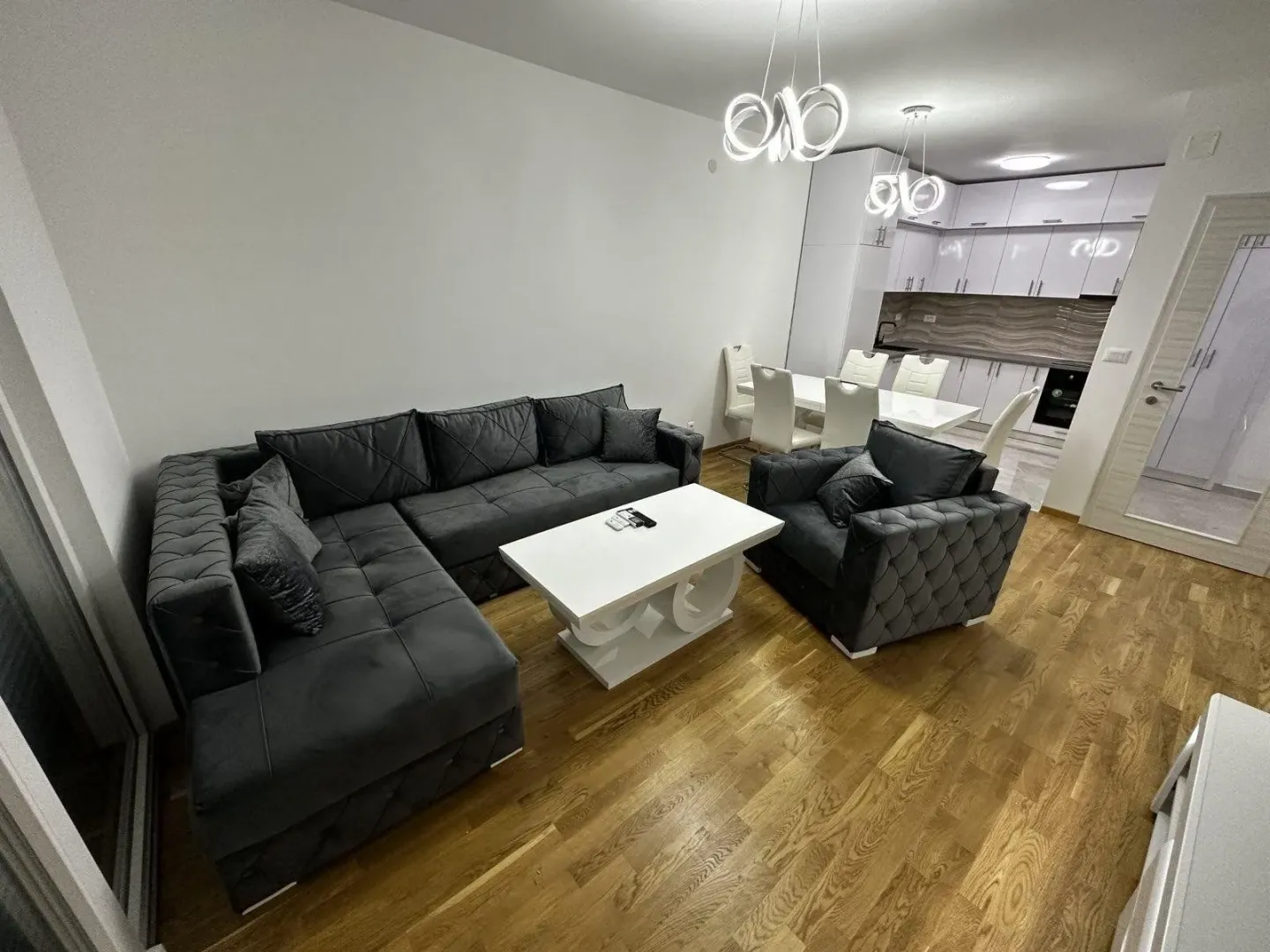 Izdavanje, jednosoban stan, 55m², Ljubović, Podgorica