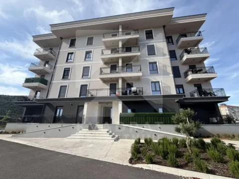 Rent, one bedroom apartment, 48m², Tološi, Podgorica - image 11