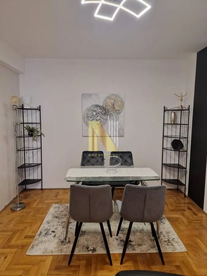 Izdavanje, dvosoban stan, 56m², Centar, Novi Sad