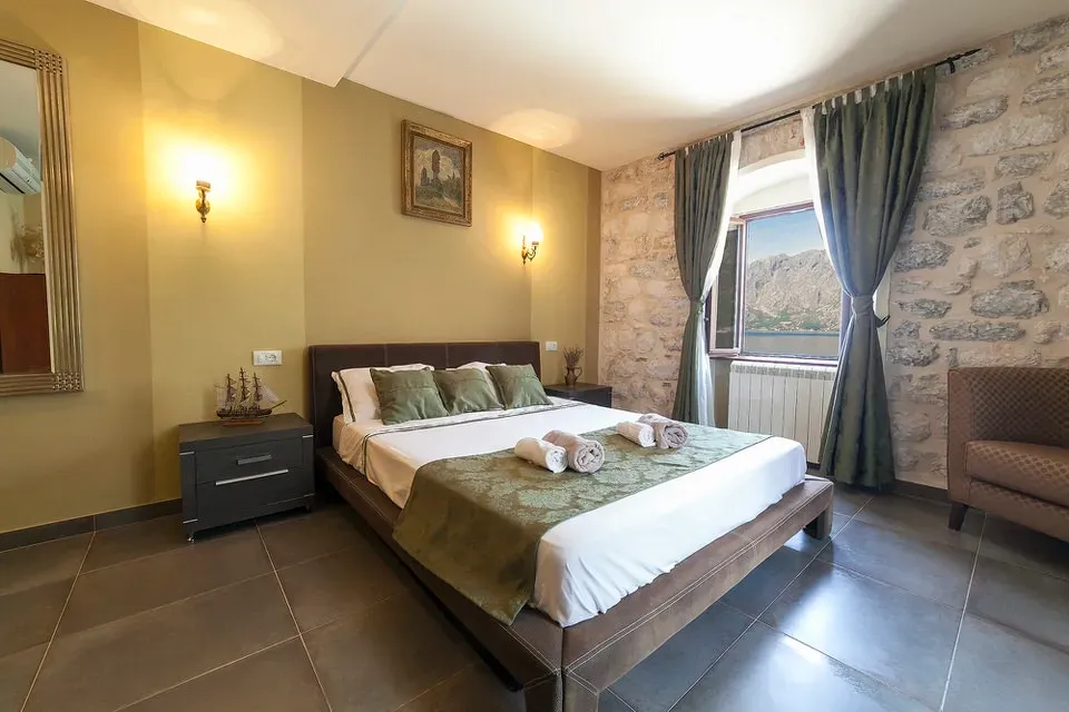 Prodaja, kuća, 450m², Prčanj, Kotor