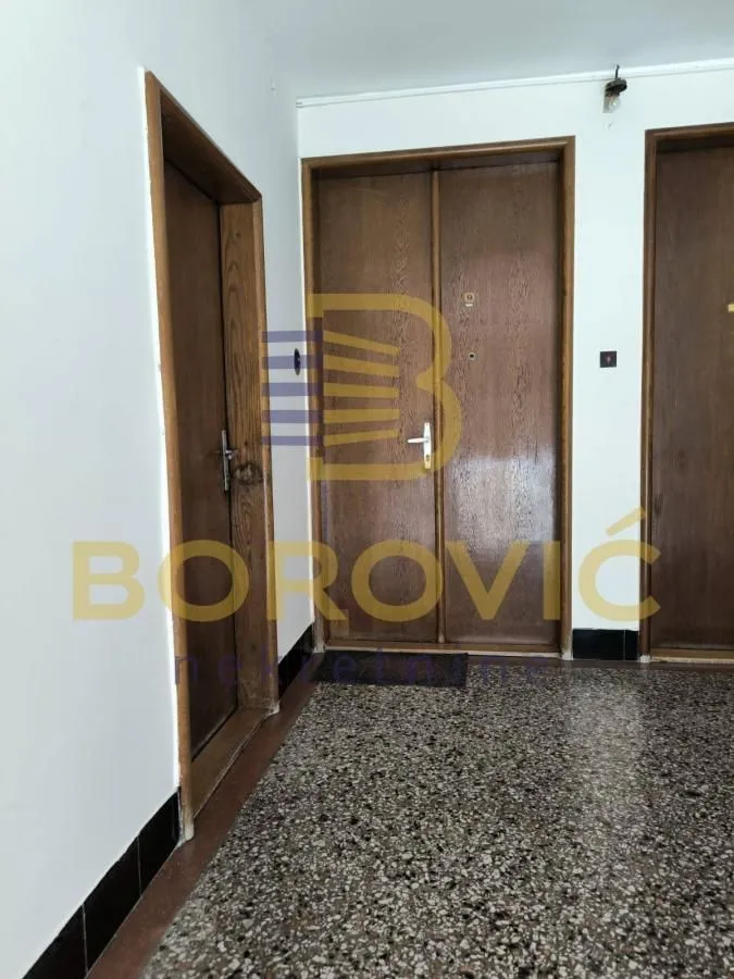 Sale, three bedroom apartment, 77m², Stari Grad, Beograd