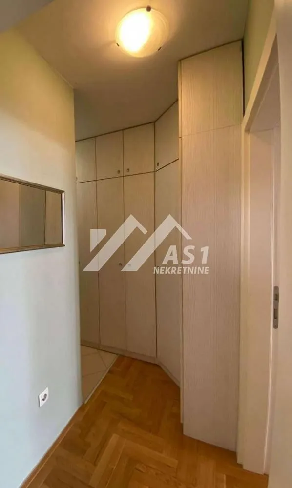 Izdavanje, jednosoban stan, 40m², Nova Detelinara, Novi Sad Sve Podlokacije