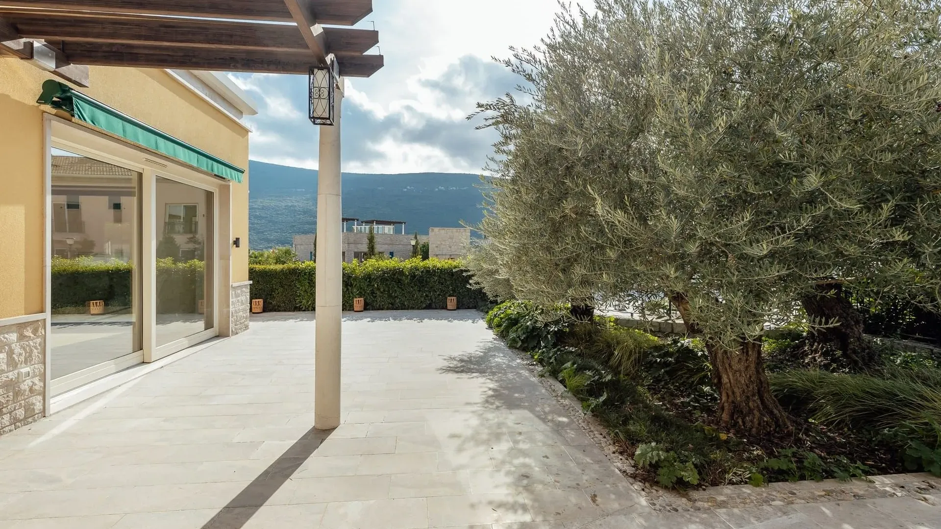 Prodaja, kuća, 287m², Portonovi, Herceg Novi