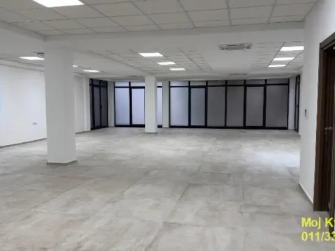 Poslovni prostor in Retenzija