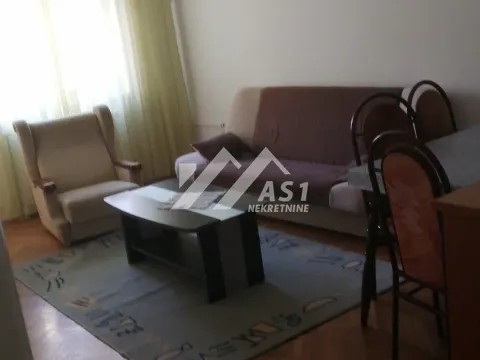 Izdavanje, dvosoban stan, 48m², Centar, Novi Sad